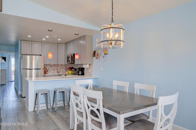 Building Photo - 1881 New River Inlet Rd