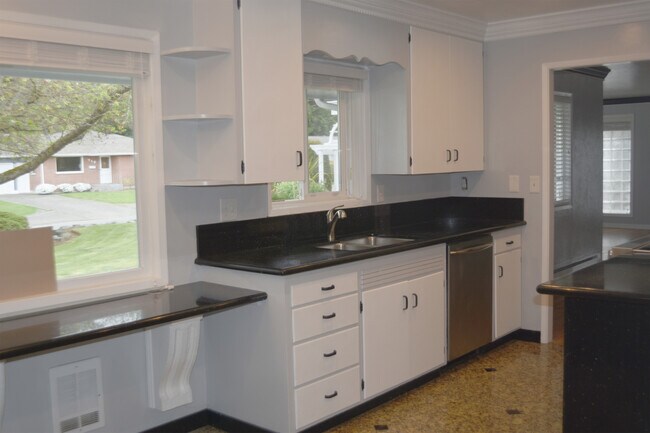 Building Photo - Charming Updated 1955 Rambler – 3 Bed, 2 B...