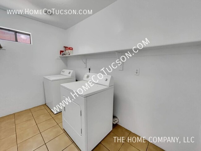 Building Photo - 428 E Geronimo Bluff Loop