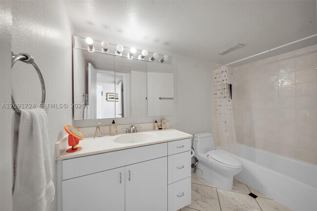 Building Photo - 18151 NE 31st Ct