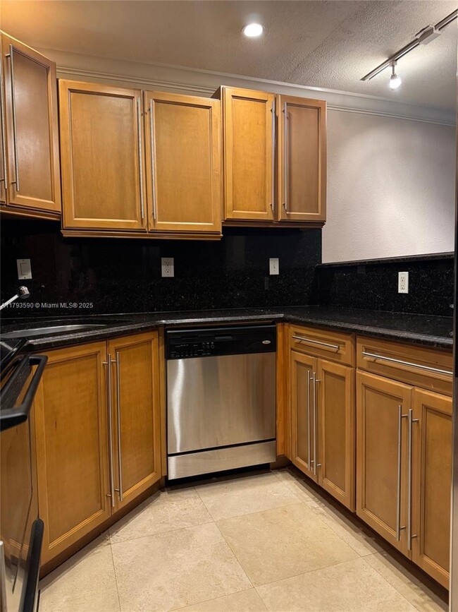 Building Photo - 9301 SW 92nd Ave