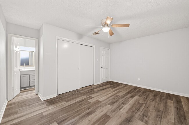 Building Photo - 11411 Hornbrook Dr