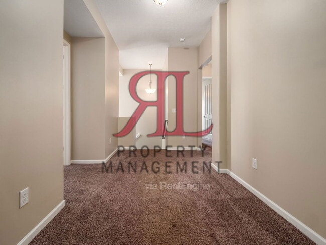 Building Photo - 719 Wintergreen Wy