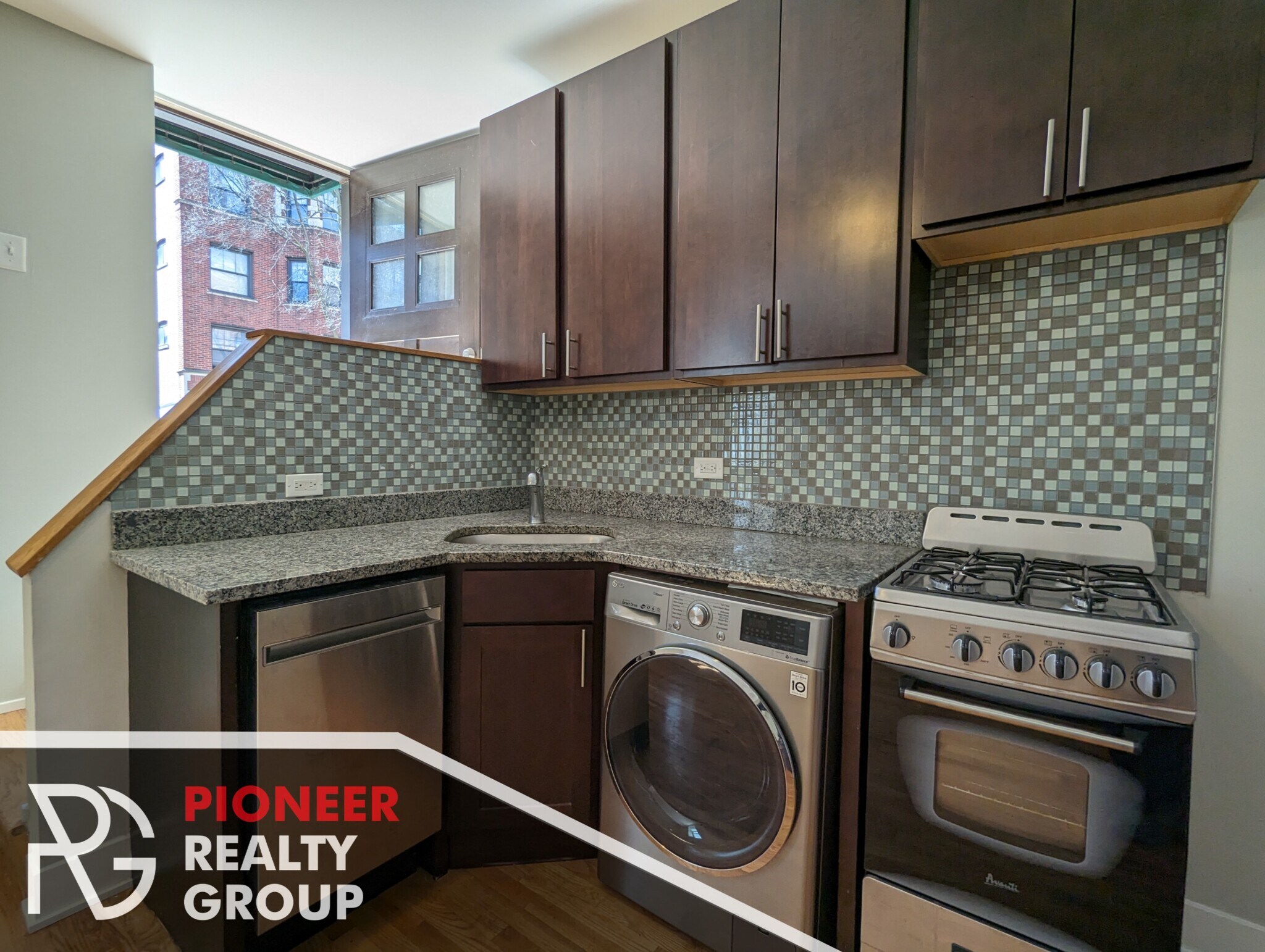 Building Photo - 2822 N Mildred Ave