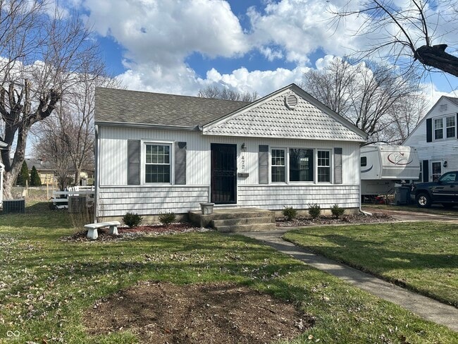 Building Photo - 472 N 17th St