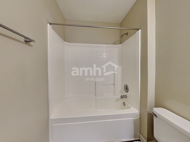 Building Photo - 110 Pristine Ct