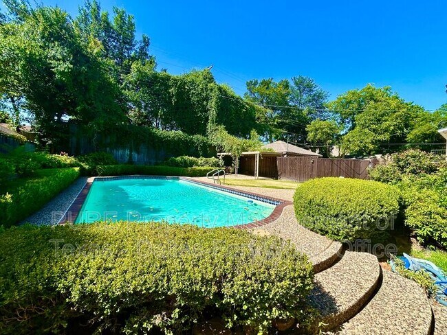 Building Photo - 5721 El Campo Ave