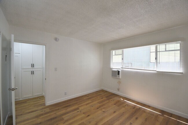 Building Photo - 11255 Camarillo St