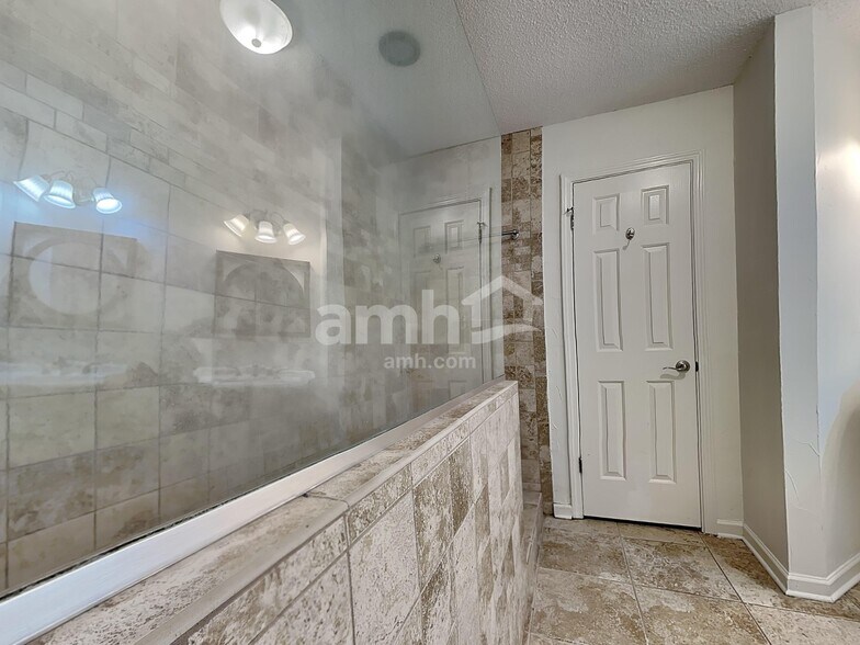 Building Photo - 245 Brookstone Cove