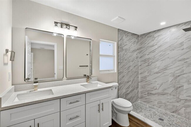 Building Photo - 486 Celeste St