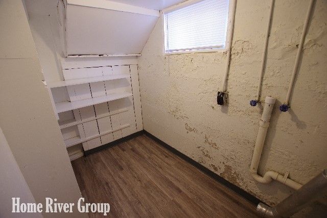 Building Photo - 219-B