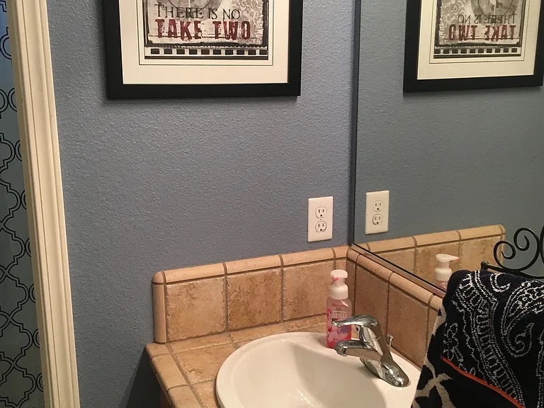 Bath #3 - 1098 Columbus Way