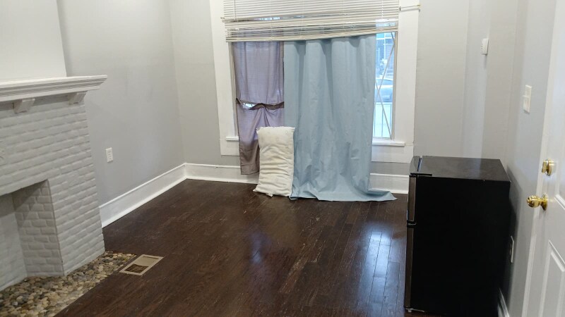 Building Photo - 342 N 52nd St