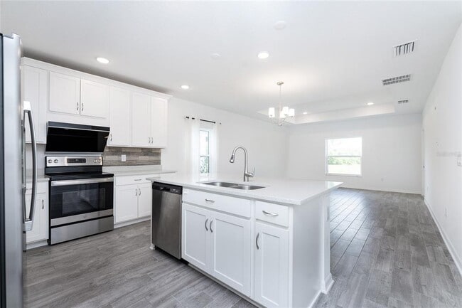 Building Photo - 16812 Celebration Dr