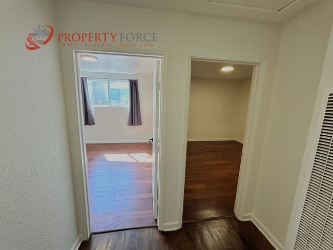 Building Photo - 2 Bedroom 1 Bath - Nicely Updated home wit...