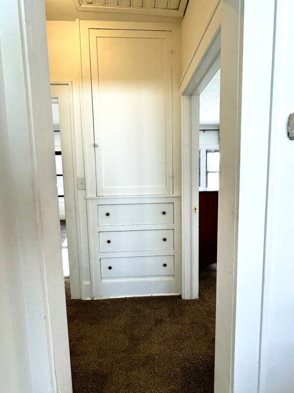 Building Photo - 236 S Charles St