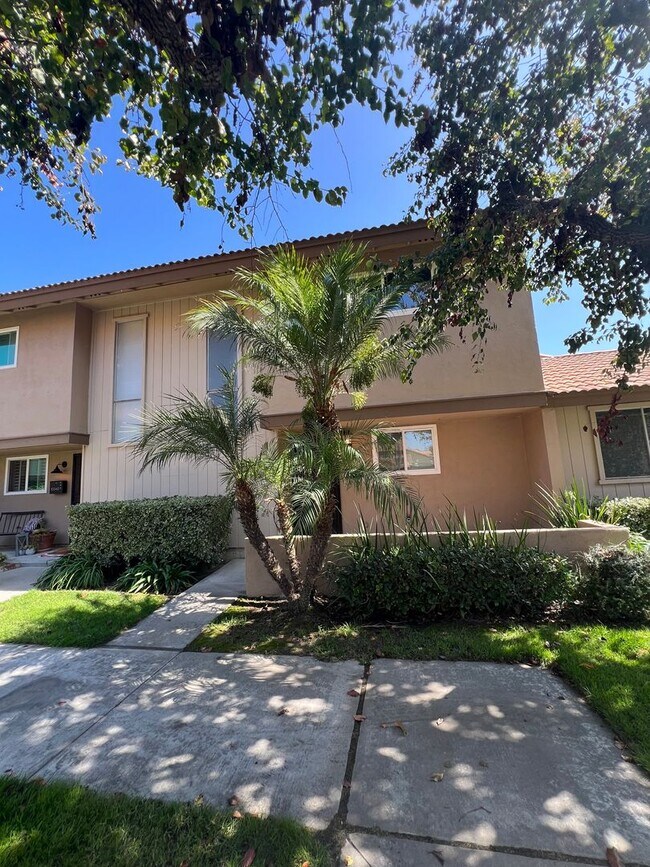 Building Photo - Charming upgraded home!