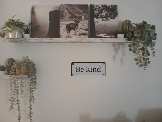 Building Photo - 21056 Chatsworth St