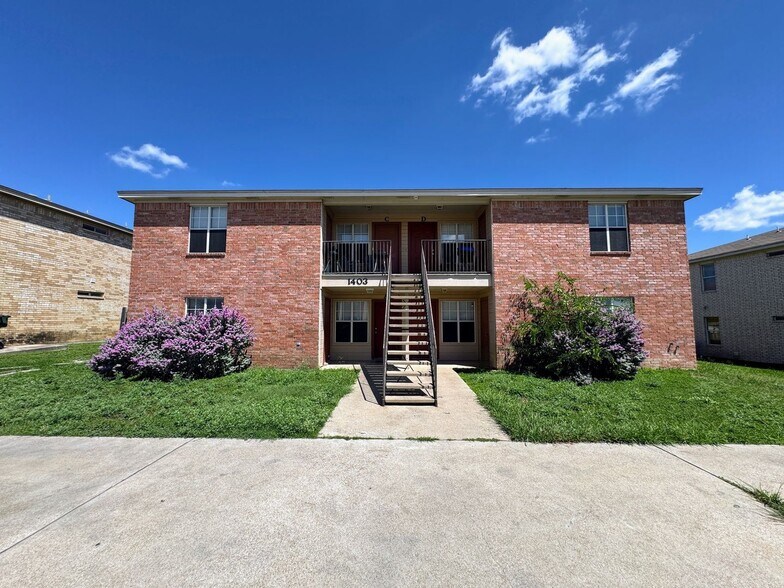 Primary Photo - 1403 Dugger Cir