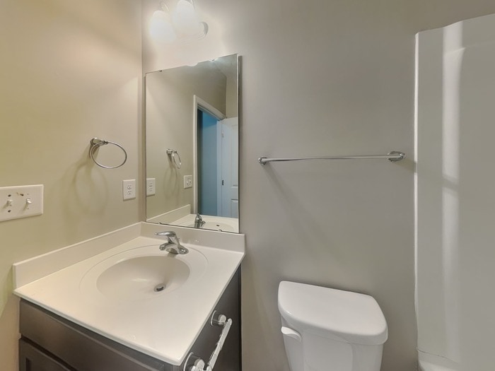 Building Photo - 733 Point Andrews Dr SW