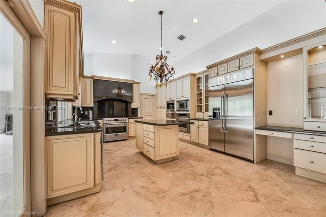 Building Photo - 236 Costanera Rd