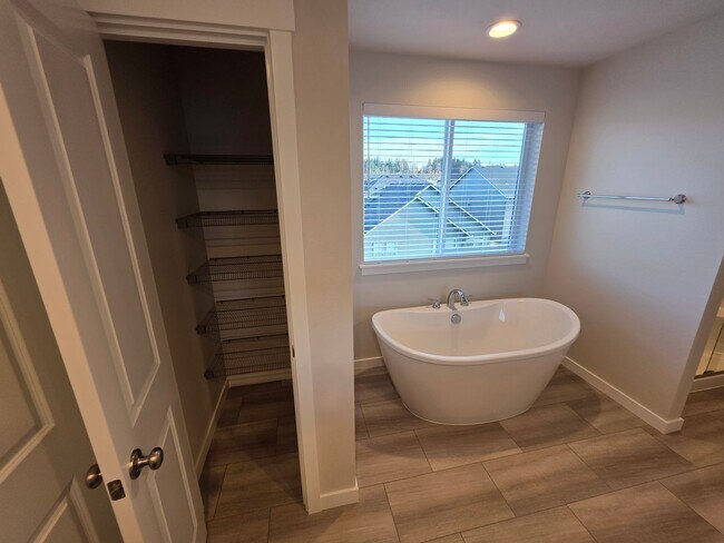 Building Photo - BRAND NEW!! 5-Bedroom Scouters Mountain Home!