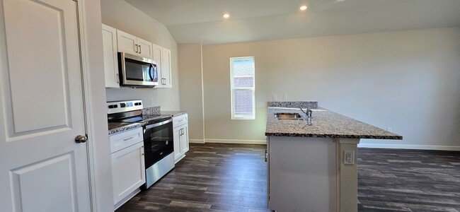 Building Photo - Springtown Rental!