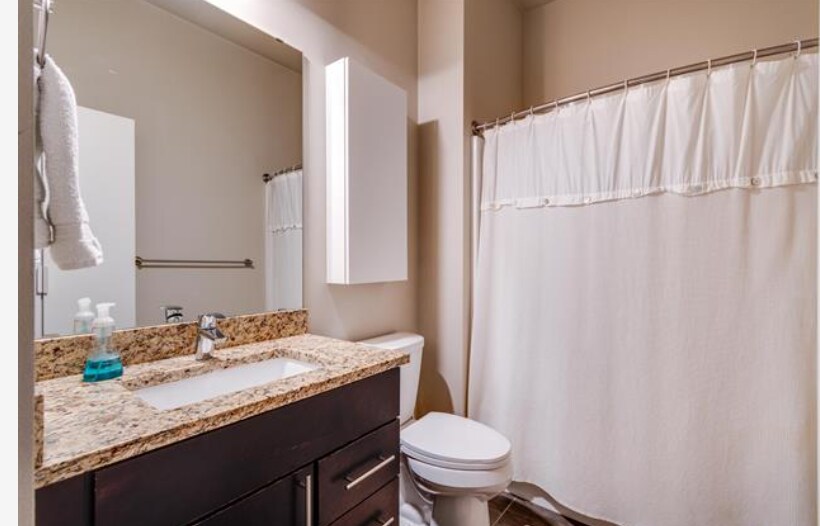 Building Photo - 803 E Mifflin St