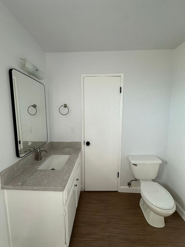 Building Photo - 4 BD/ 2 BA House - Sunnymead Blvd.