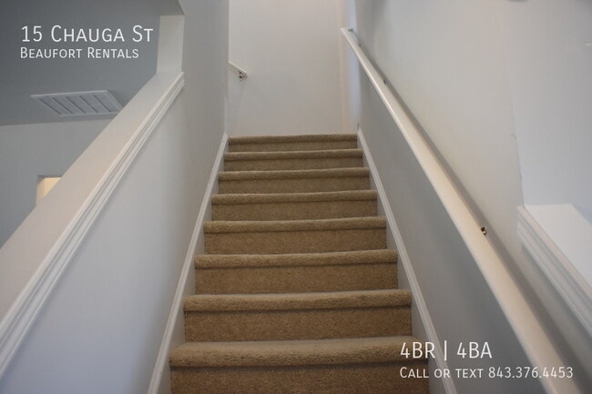 Building Photo - 15 Chauga St