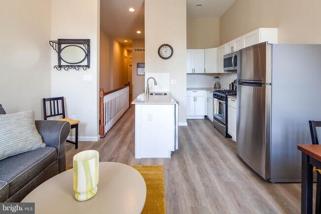 Building Photo - 4245 Ogden St