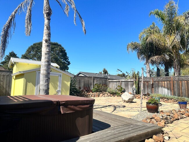 Building Photo - 721 37th Ave