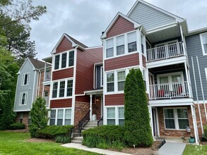 Building Photo - Great condo! Close to commuter routes!