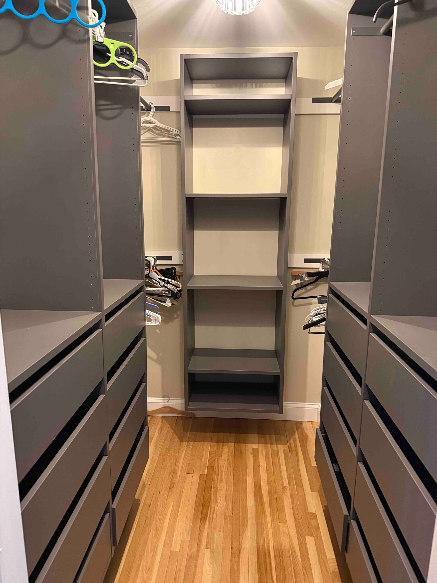 Building Photo - 251 Silleck St