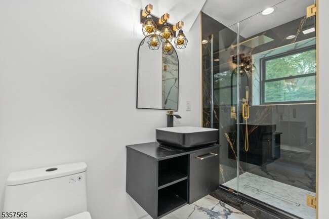 Building Photo - 148 Great Hills Rd