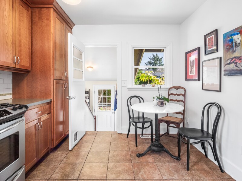 Building Photo - 3044 NE 53rd Ave