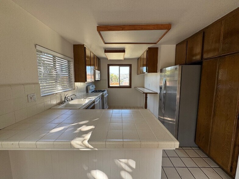 Building Photo - 1904 Harriman Ln