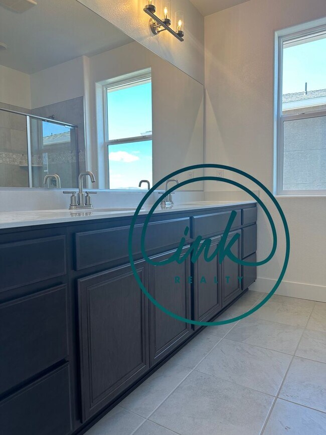 Building Photo - Beautiful and Modern Newly Built Townhome ...