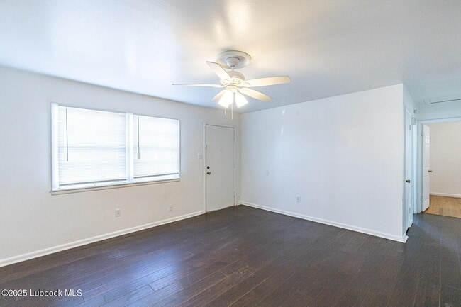 Building Photo - 815 52nd St