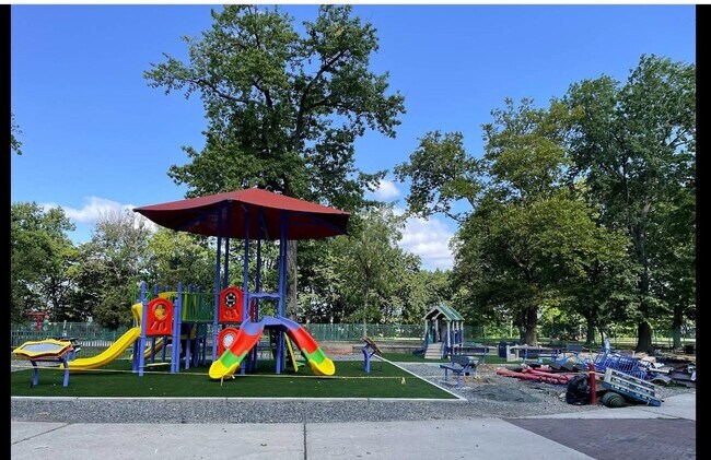 Building Photo - 894 AVENUE C