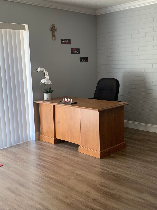 Building Photo - 8530 Madrid Ct