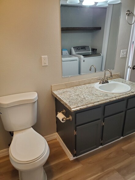 Building Photo - 625 E 22nd Ave