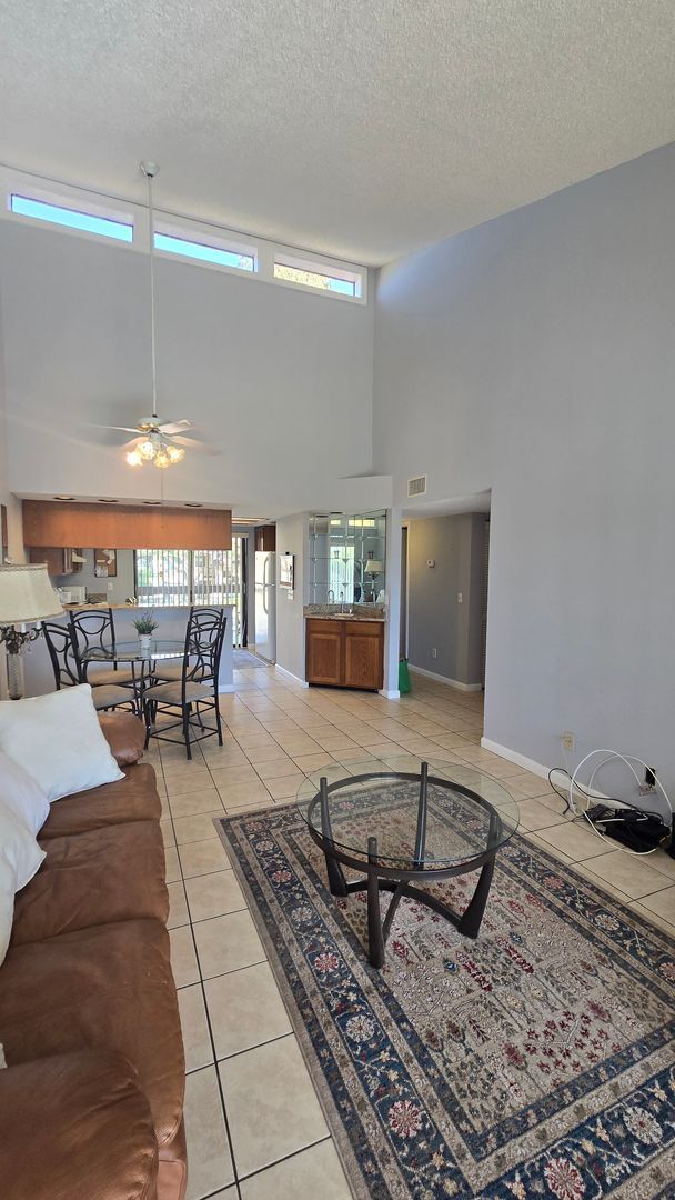 Building Photo - Furnished 2-Bed 2- Bath Condo