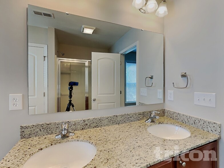 Building Photo - 192 Altondale Dr