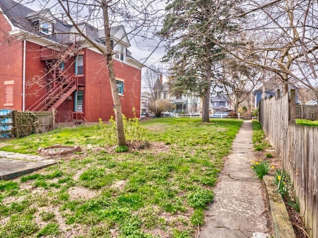 Building Photo - 1206-1206 5th Ave