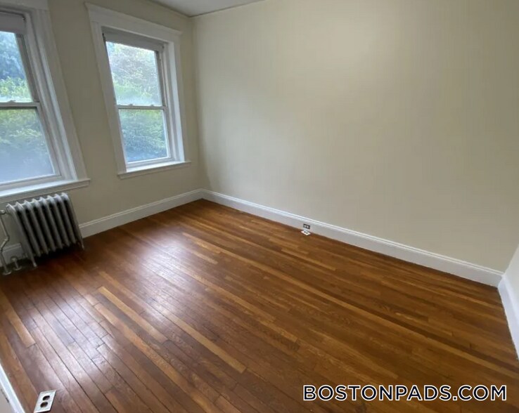 Building Photo - 231 Park Dr