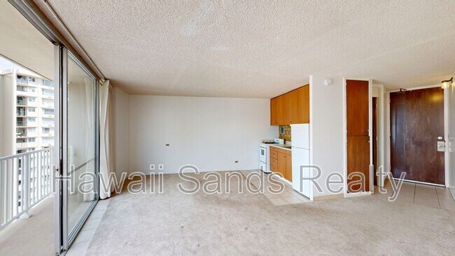 Building Photo - 750 Amana St