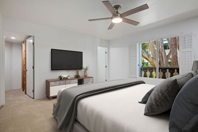 Building Photo - Extremely Rare Opportunity – 2 Bed / 2.5 Bath Luxury Condo at El Escorial Villas at East Beach