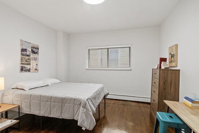 Building Photo - 44 Dana St