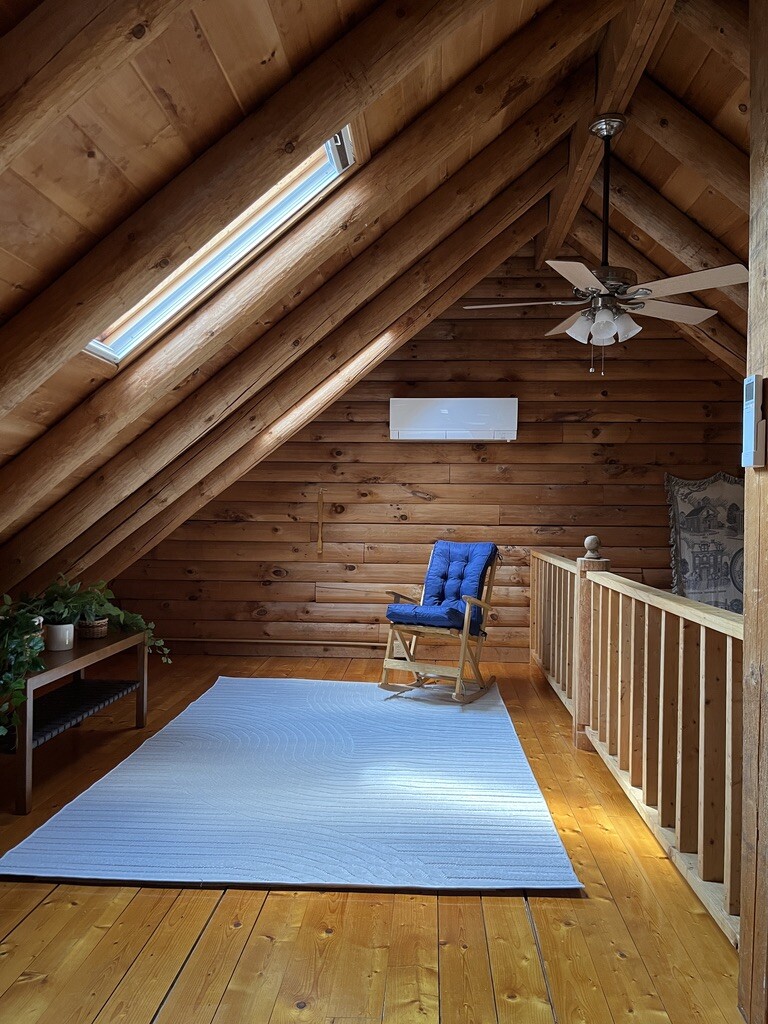Loft - 137 Marshall St